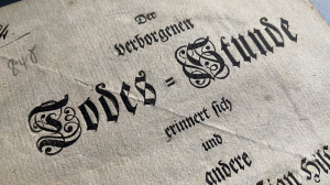 Detailaufnahme des Titelblatts der Druckschrift "Der verborgenen Todes-Stunde erinnert sich und andere M. David Christian Hilscher".