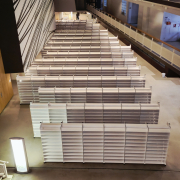 Zeitschriften-Auslage leer Ostfoyer