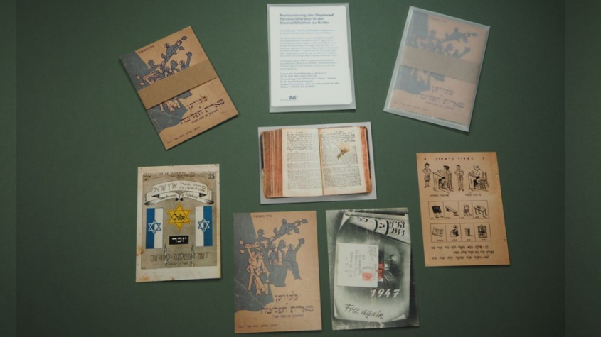 Postkartenset zur Displaced Persons-Literatur der Staatsbibliothek zu Berlin