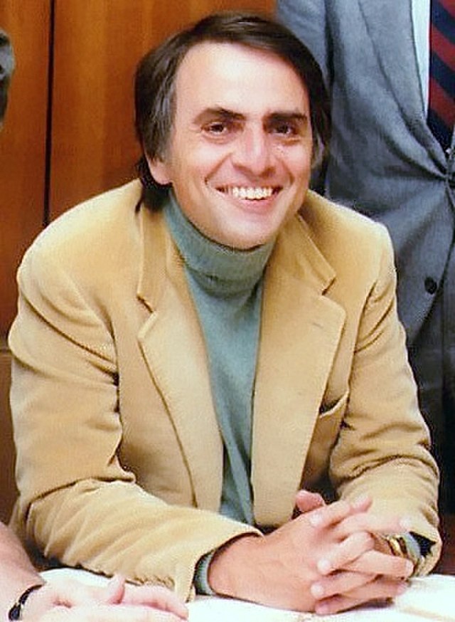 Carl Sagan - Planetary Society. NASA/JPL. Wikimedia Commons (public domain)