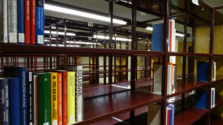 Die temporäre Magazinfläche im Buchabholbereich Potsdamer Straße  - Staatsbibliothek zu Berlin-PK - Lizenz: CC BY-SA 3.0