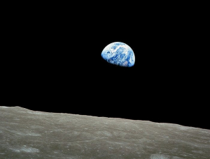 William Anders, Earthrise, Aufgang der Erde über der Mondlandschaft, 1968 © NASA