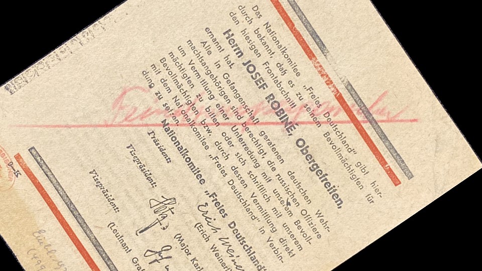 Dieses Flugblatt des Nationalkomitee Freies Deutschland ist handschriftlich in Rot mit dem Schriftzug „Feindpropaganda“ überschrieben worden. SBB-PK. CC BY-NC-SA 4.0.