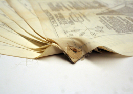 Detailansicht der Vernietung der einzelnen Karten an der linken oberen Ecke