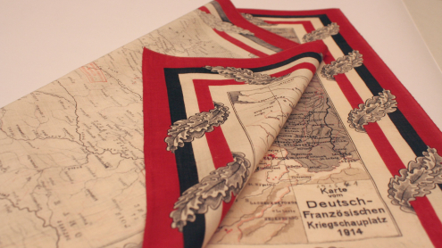 Detailansicht der Faltbarkeit, Flexibilität und Robustheit der Karte