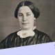 Daguerreotypie um 1850, Porträt einer Frau, Linke Hälfte eines zweiteiligen Klapp-Etuis (Pendant nicht erhalten) mit Metall-Schließe an der Seite