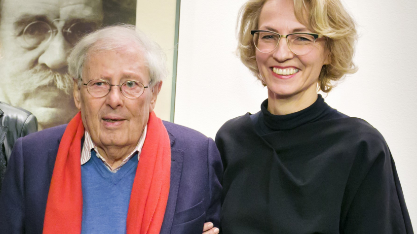 2017 nach der Verleihung des Max-Herrmann-Preises: Klaus Wagenbach und Susanne Schüssler, Foto: SBB-PK | CC-BY-SA