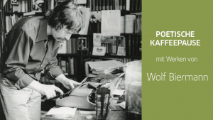 Wolf Biermann in seiner Ostberliner Wohnung Chausseestraße 131 im Jahr 1975 an seiner Schreibmaschine Modell „Erika“. SBB-PK, Handschriftenabteilung, Referat Nachlässe und Autographen: „Wolf Biermann Archiv“ (Nachlass 610)