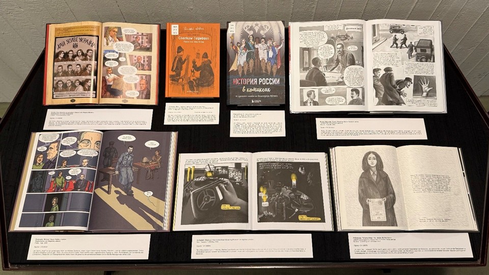 Vitrinenausstellung "Comic und Graphic Novel in Osteuropa"