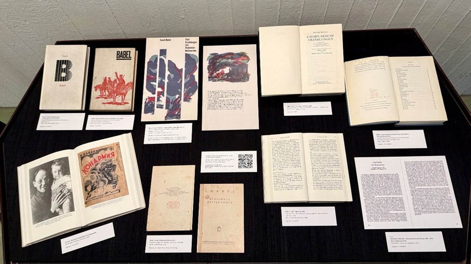 Vitrine zu Isaak Babels Prosazyklus „Die Reiterarmee“