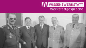 Luftwaffeninspekteur Steinhoff, Verteidigungsminister Schmidt, Bundeskanzler Brandt, Generalinspekteur de Maizière, Heeresinspekteur Schnez | Bundesarchiv: B 145 Bild-F030710-0026, Lothar Schaack. Wikimedia Commons CC-BY-SA 3.0 (https://creativecommons.org/licenses/by-sa/3.0/de/), zugeschnitt.