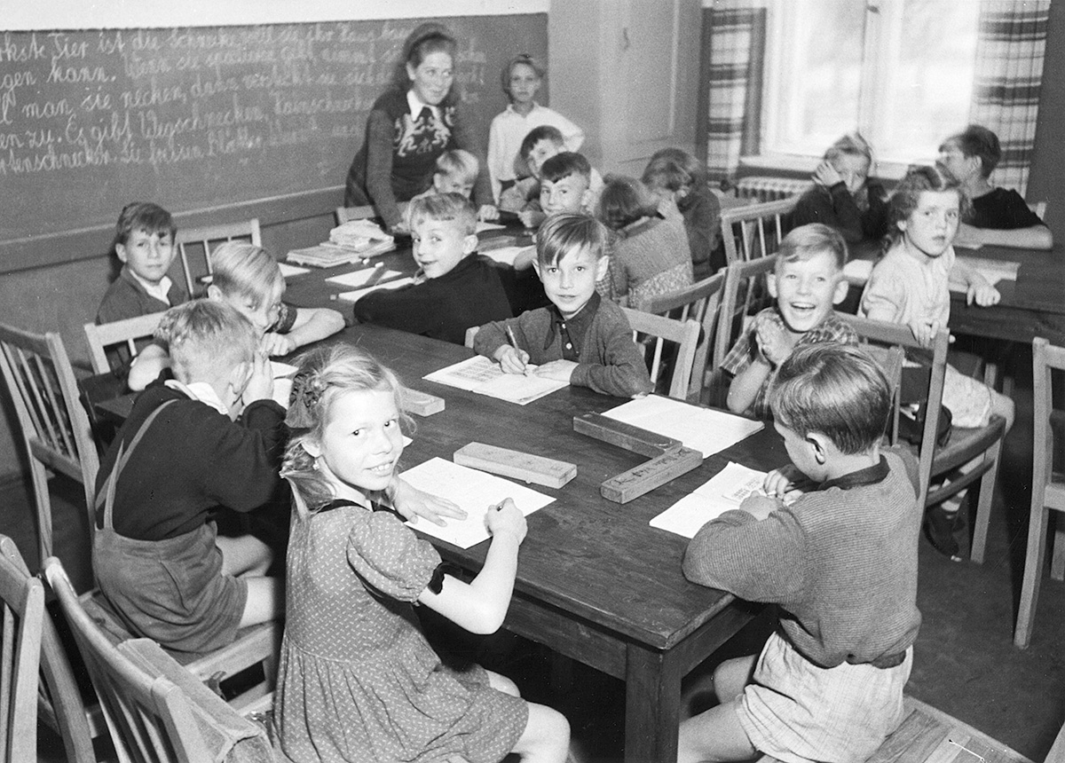 Im Landschulheim des Magistrats von Berlin in Birkenwerder. bpk-Fotoarchiv / Herbert Hensky